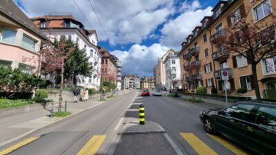 Bild Richtung Schaffhauserplatz aussen Praxis Schaffhauserplatz - Rotbuchstrasse 8