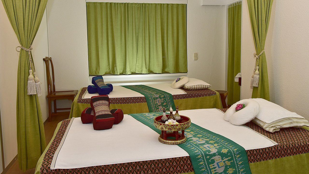 Massageraum 1 Rotbuchstrasse 8 8006 Zürich Massageraum 1, Rotbuchstrasse 8