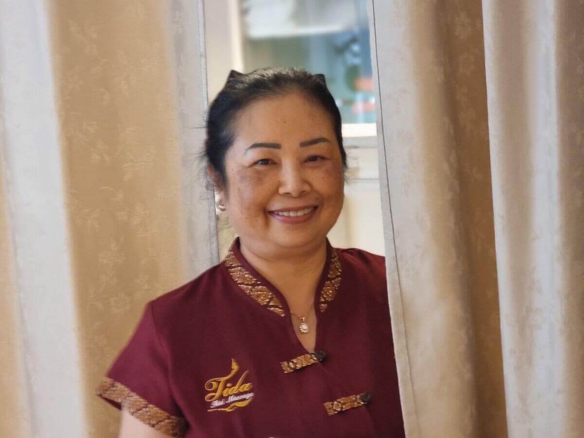 Thai-Massagetherapeutin Jang