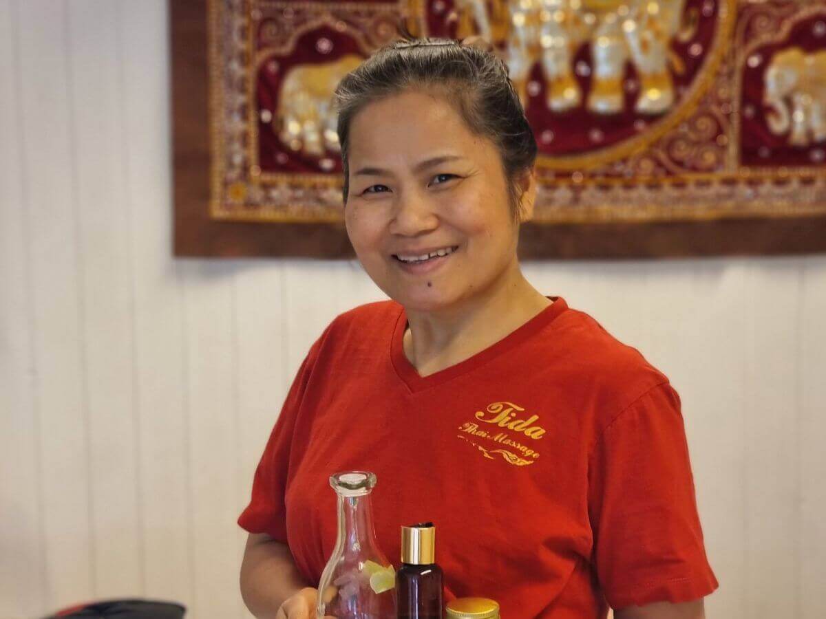 Thai-Massagetherapeutin Suthat 