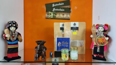 Tida Thai Massage Zurich HB - Traditionelle Thai Deko, Tee und Gutscheine