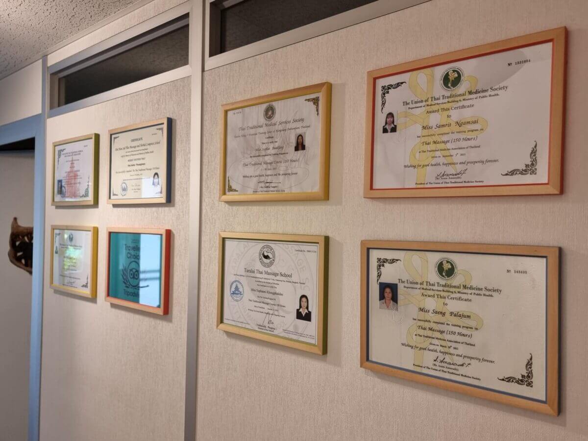 Tida Thai Massage Zurich Schaffhauserplatz - Zeritfikate der Massagetherapeutinnen Tida Thai Massage Zurich Schaffhauserplatz - Zeritfikate der Massagetherapeutinnen