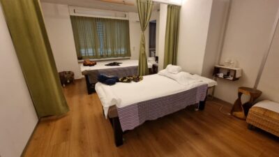 Tida Thai Massage Zurich Schaffhauserplatz - Massage room 1 - Couples MassageTida Thai Massage Zurich Schaffhauserplatz - Massageraum 1 - Paarmassage